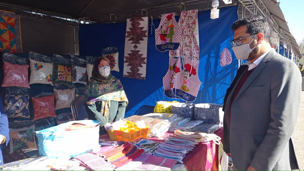 بازدید از نمایشگاه صنایع دستی و مشاغل خانگی هنربانو به مناسبت جشن ملی ۱۴۰۰ در بوستان بعثت