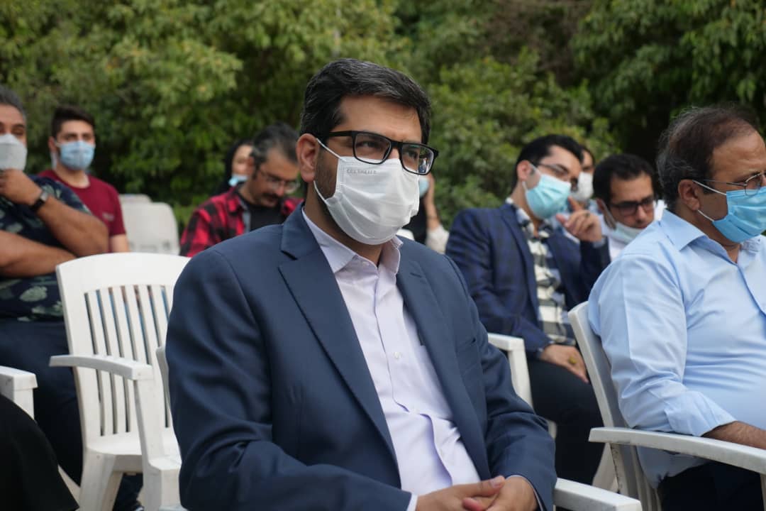 دیدار صمیمانه هنرمندان و دبیران انجمن های فرهنگی هنری با مهندس محمد فرخ زاده